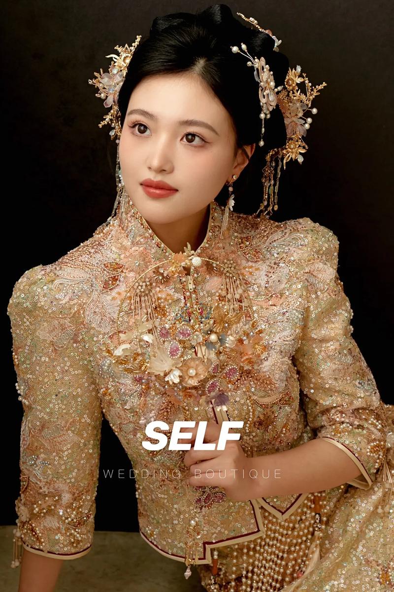 中式造型.浅色秀禾甜妹,俏皮又减龄. #新娘跟妆 #婚纱礼