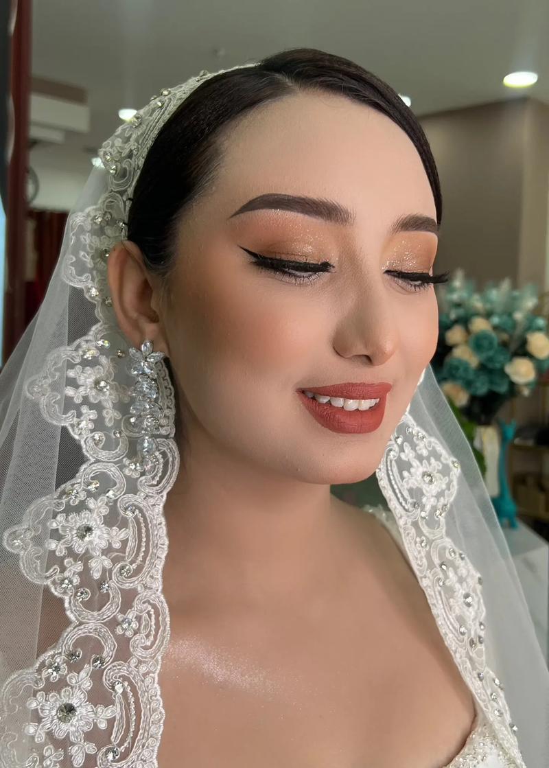 新娘跟妆 打造完美婚礼妆容的关键