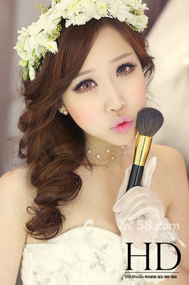 新娘跟妆 专业服务，为您打造专属美丽妆容